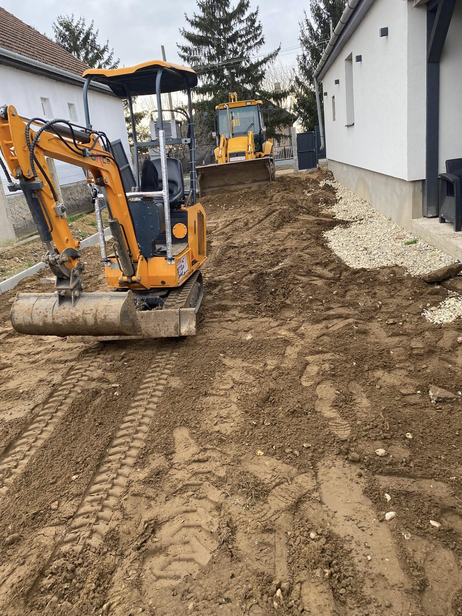 Home Felújítás csapata munka közben